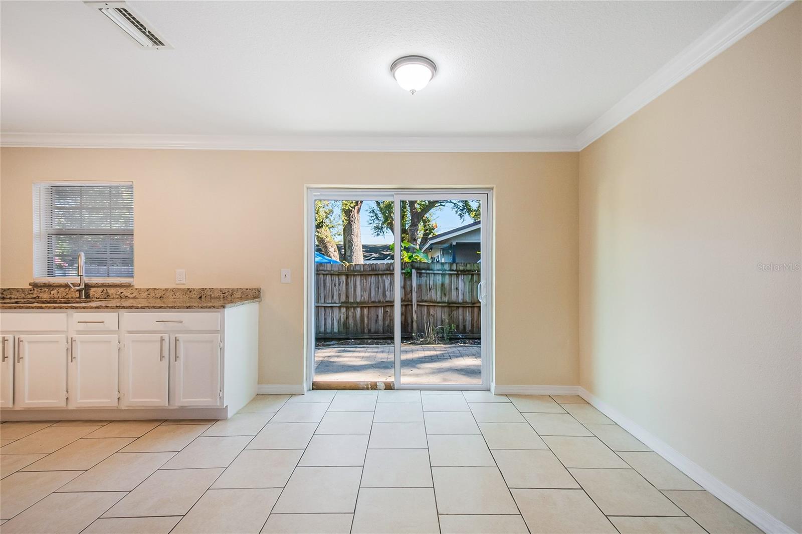 Image 18 of 33 For 908 Van Lieu Street