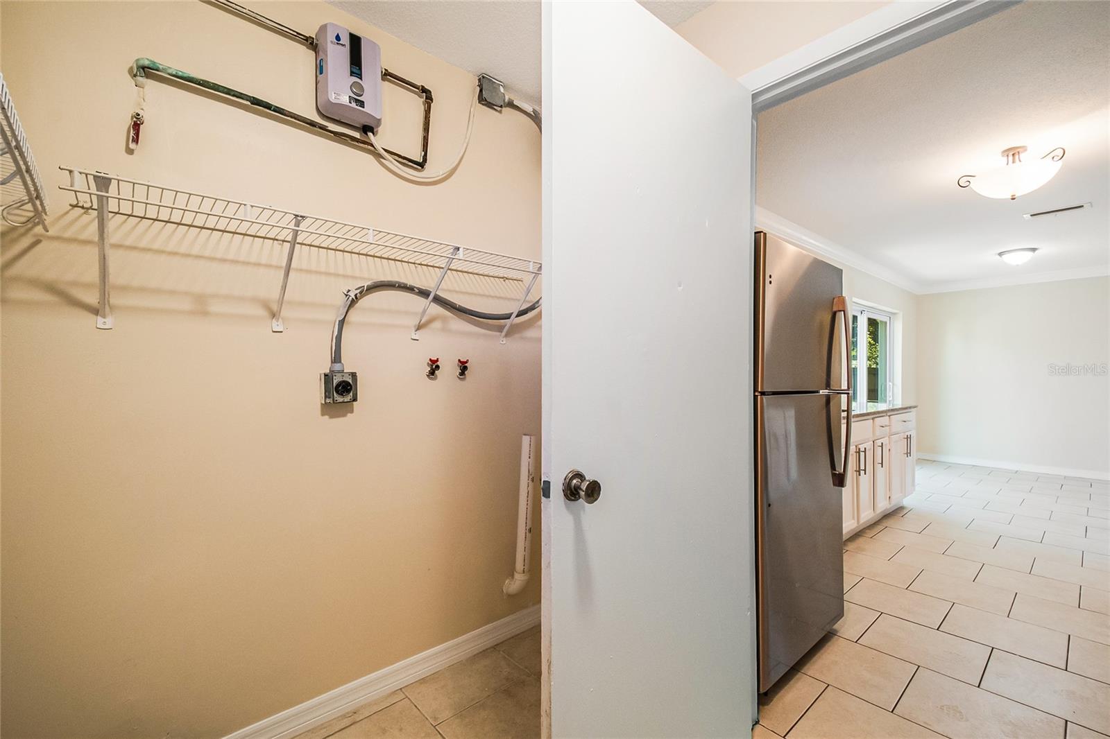 Image 29 of 33 For 908 Van Lieu Street