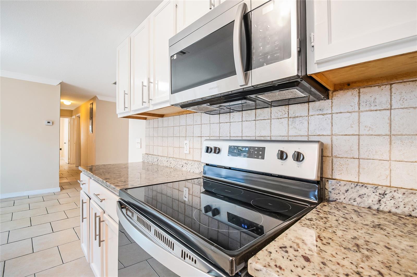 Image 3 of 33 For 908 Van Lieu Street