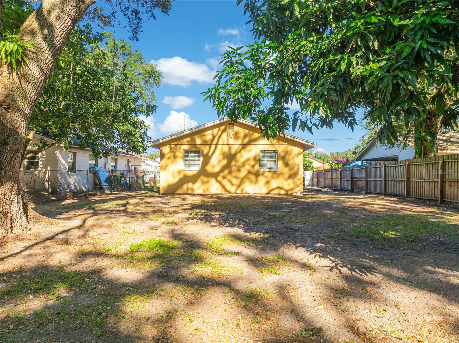 Image 32 of 33 For 908 Van Lieu Street