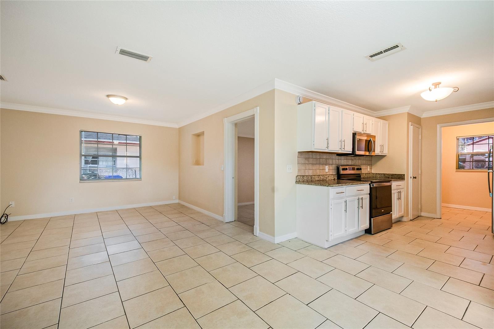 Image 5 of 33 For 908 Van Lieu Street