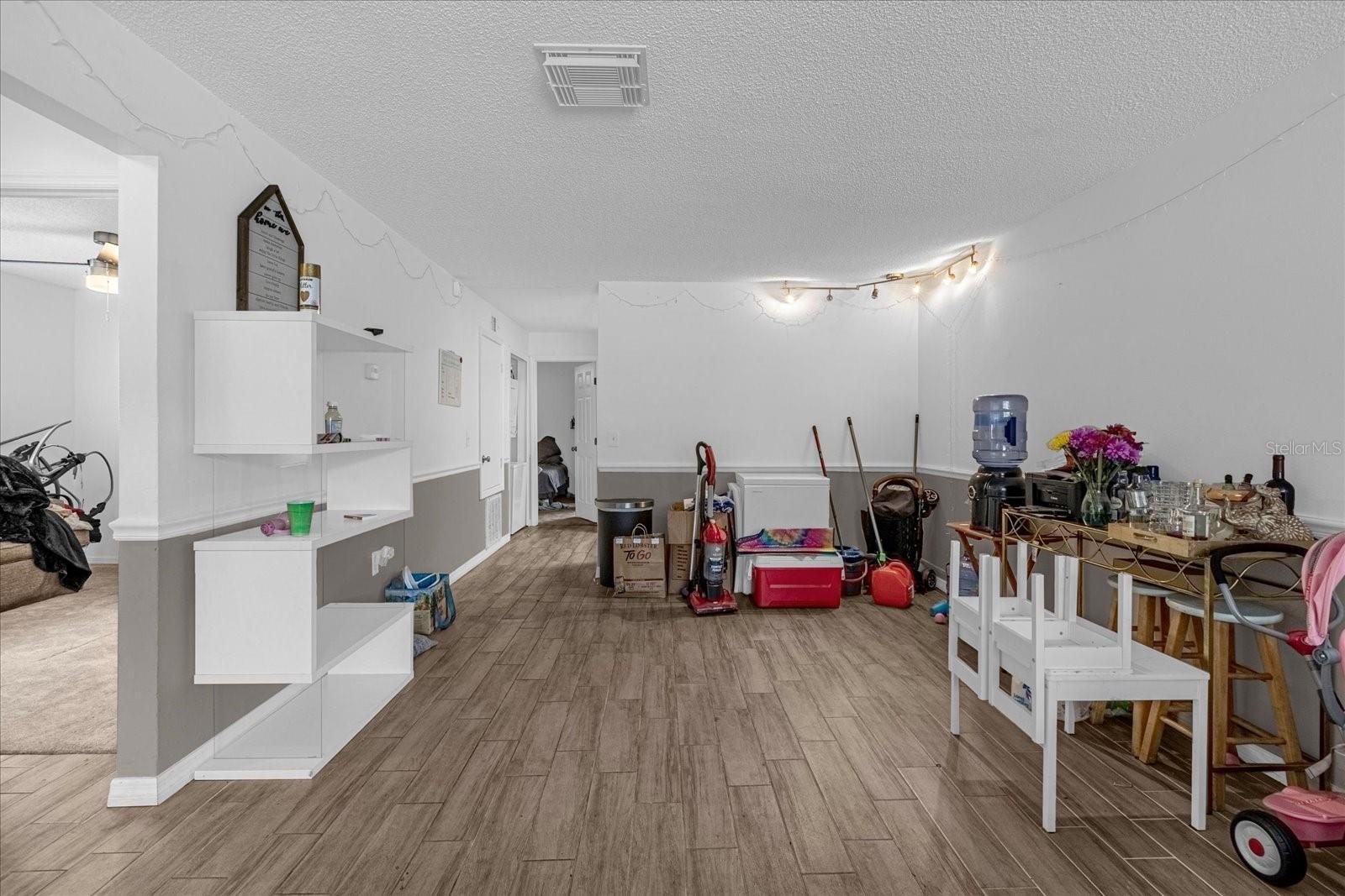 Image 7 of 20 For 1267 Woodman Way