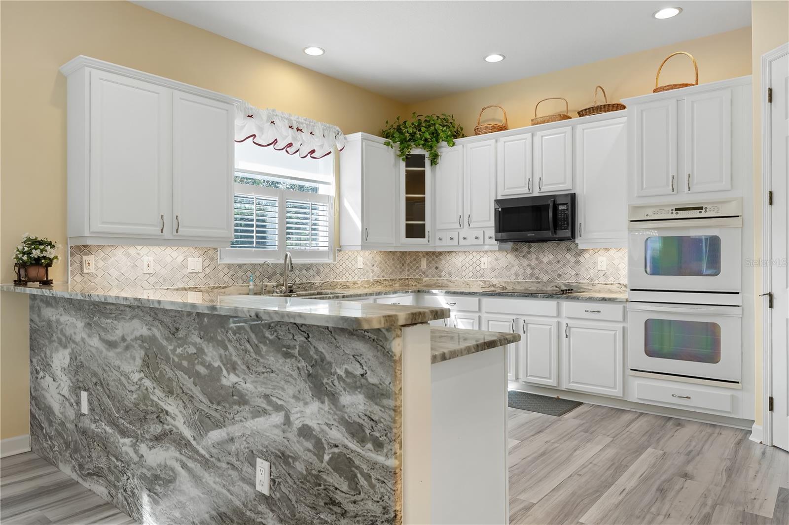 Image 15 of 44 For 6806 Coyote Ridge Court