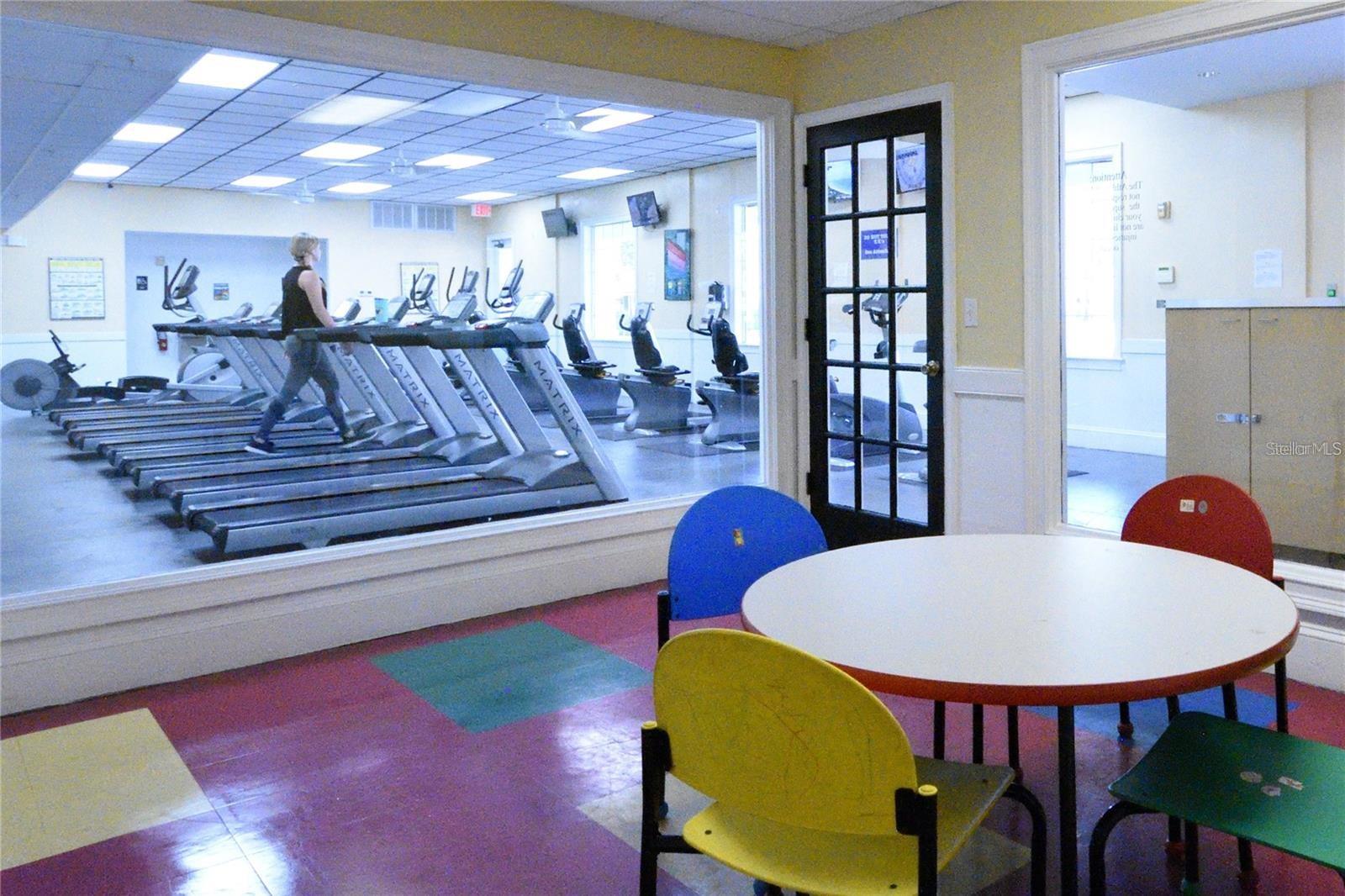 Image 18 of 32 For 3396 Parkchester Square Boulevard 104