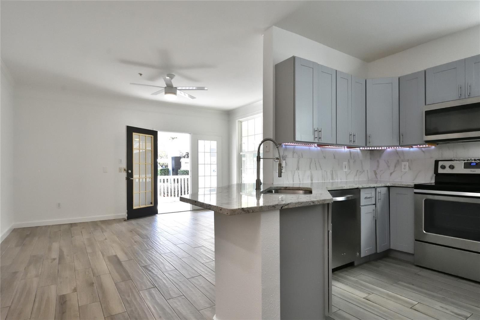 Image 24 of 32 For 3396 Parkchester Square Boulevard 104