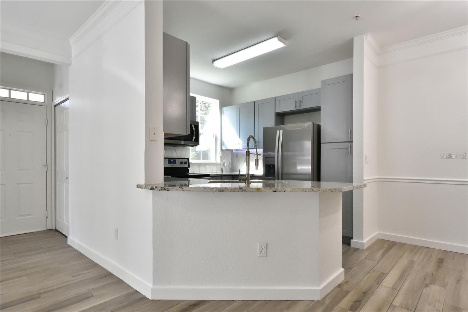 Image 25 of 32 For 3396 Parkchester Square Boulevard 104