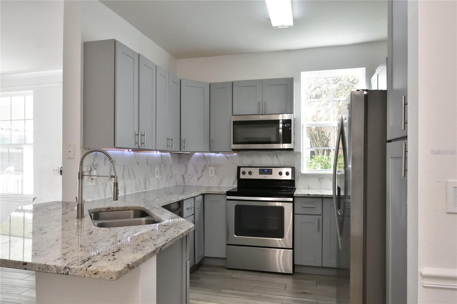 Image 3 of 32 For 3396 Parkchester Square Boulevard 104