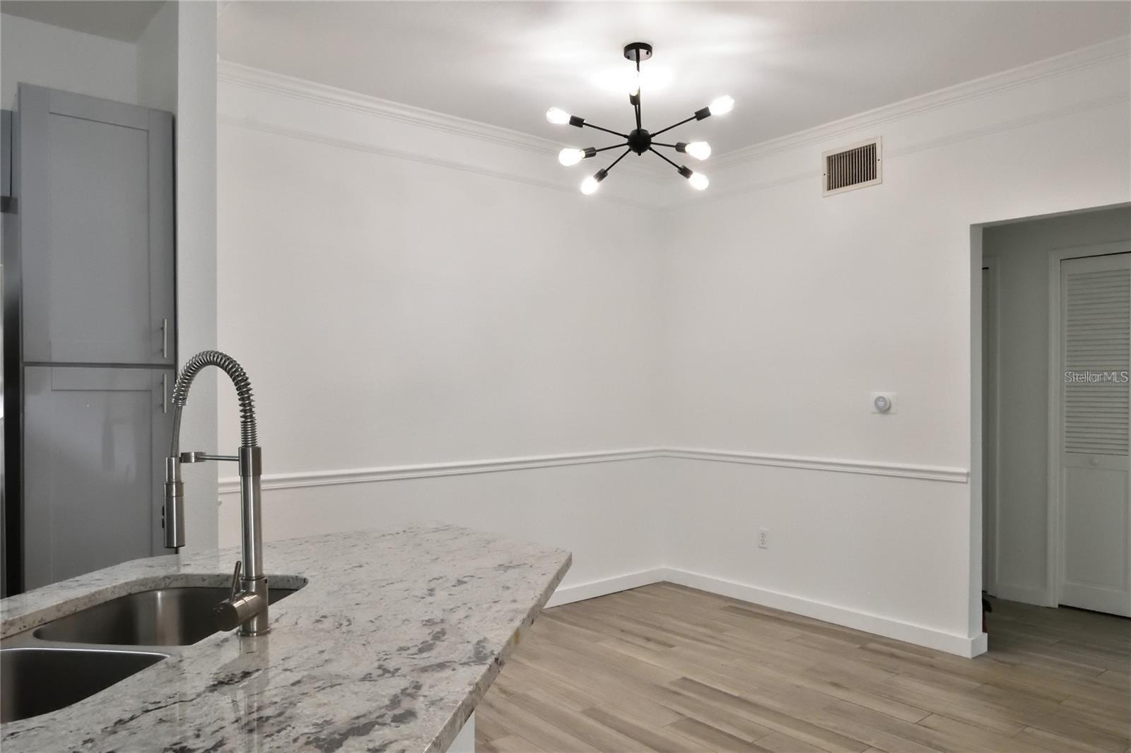 Image 6 of 32 For 3396 Parkchester Square Boulevard 104