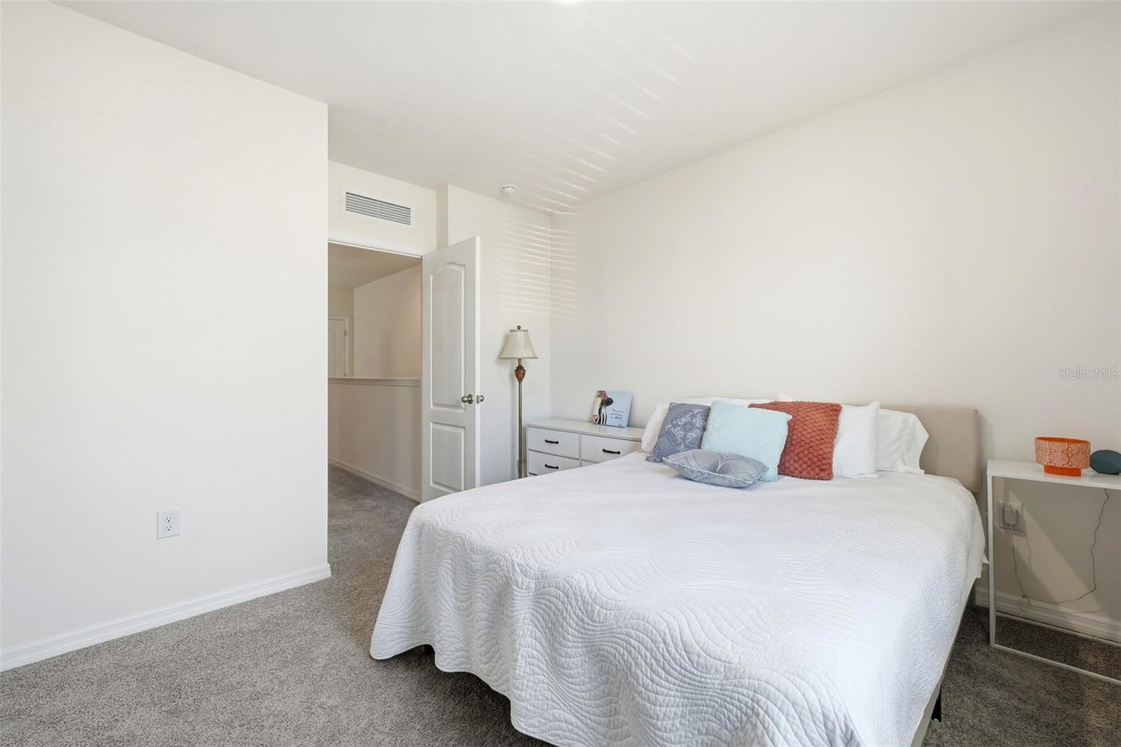 Image 32 of 51 For 1503 Isleta Loop