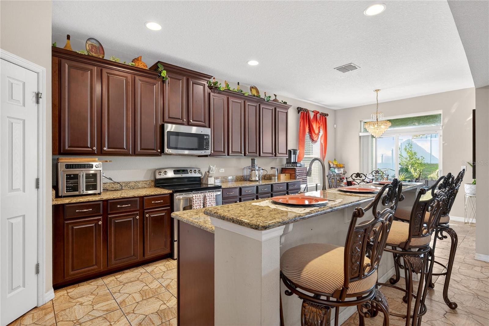 Image 12 of 72 For 882 Counts Crest Cir