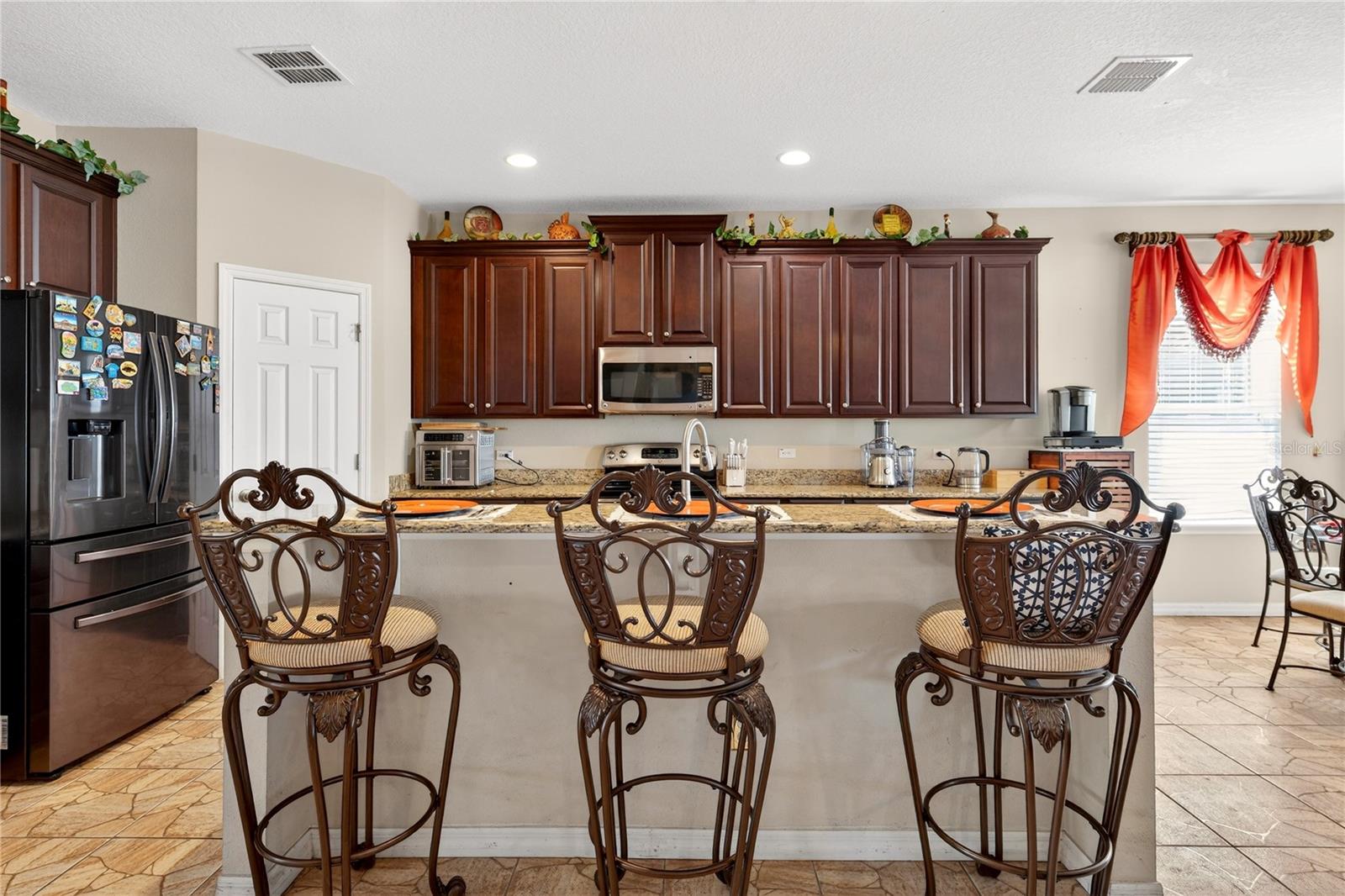 Image 13 of 72 For 882 Counts Crest Cir