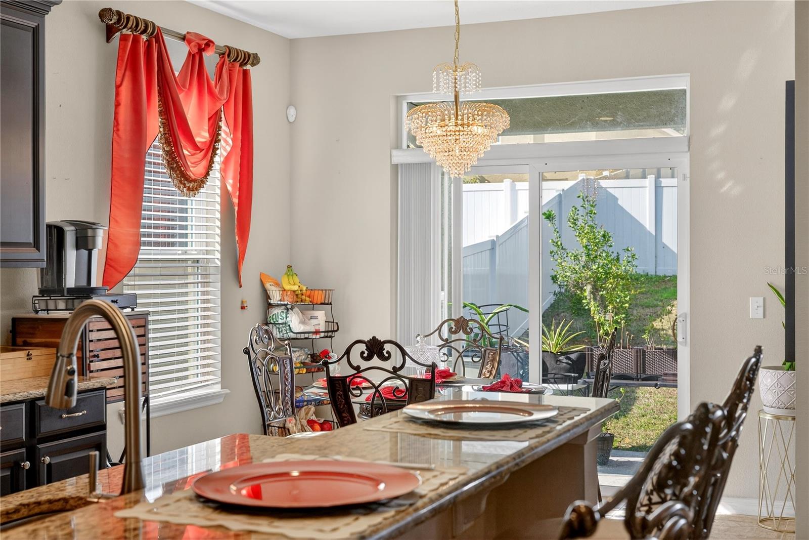 Image 16 of 72 For 882 Counts Crest Cir