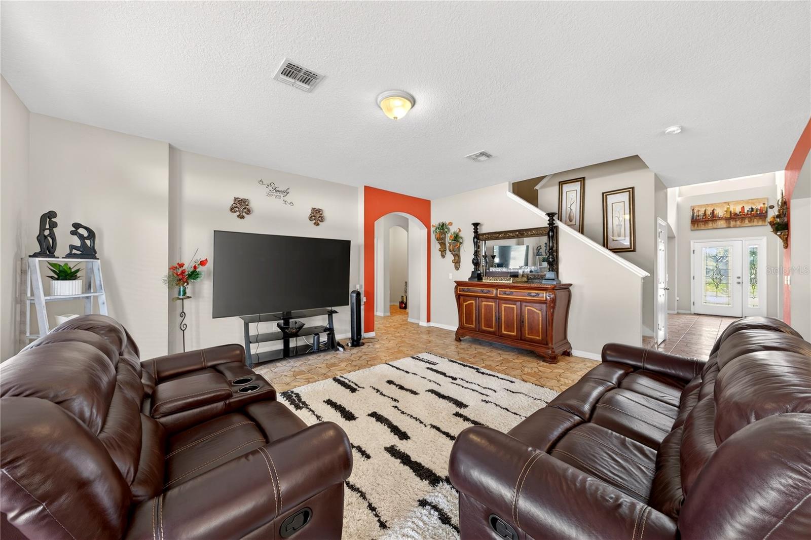 Image 19 of 72 For 882 Counts Crest Cir