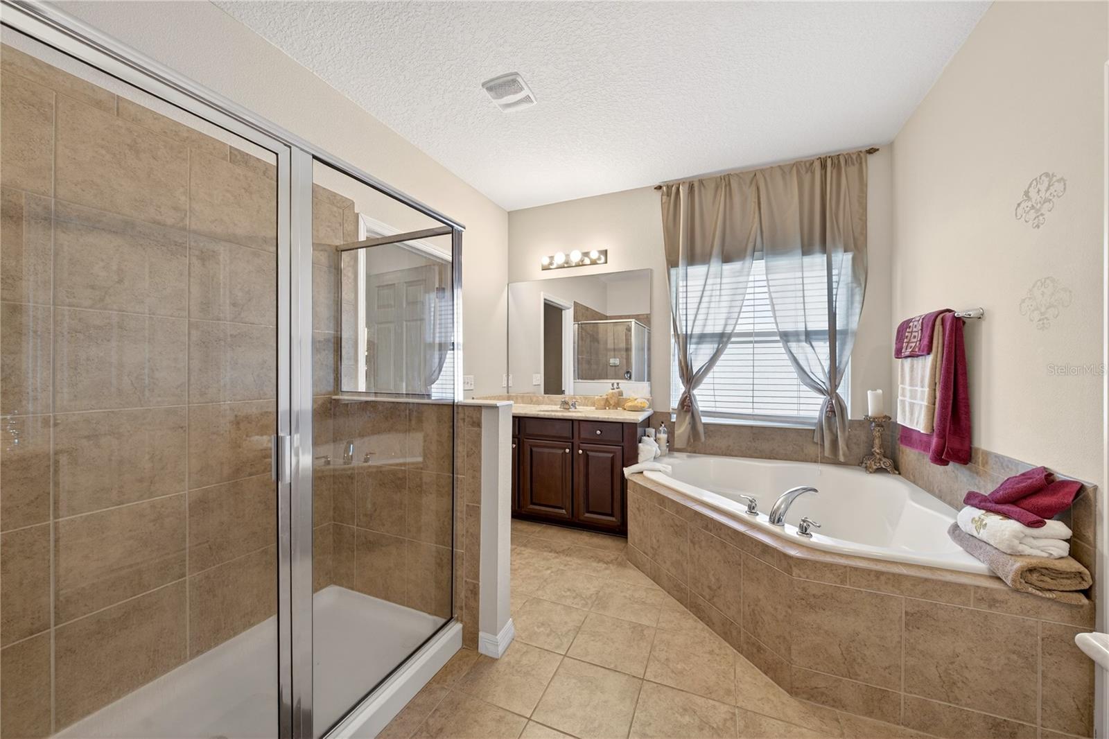 Image 54 of 72 For 882 Counts Crest Cir