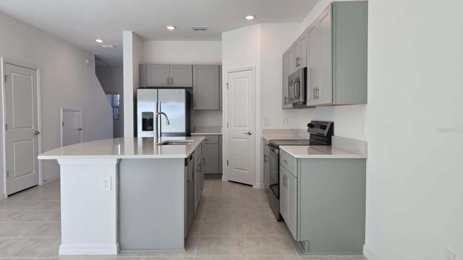 Image 2 of 11 For 2220 Portrait Street