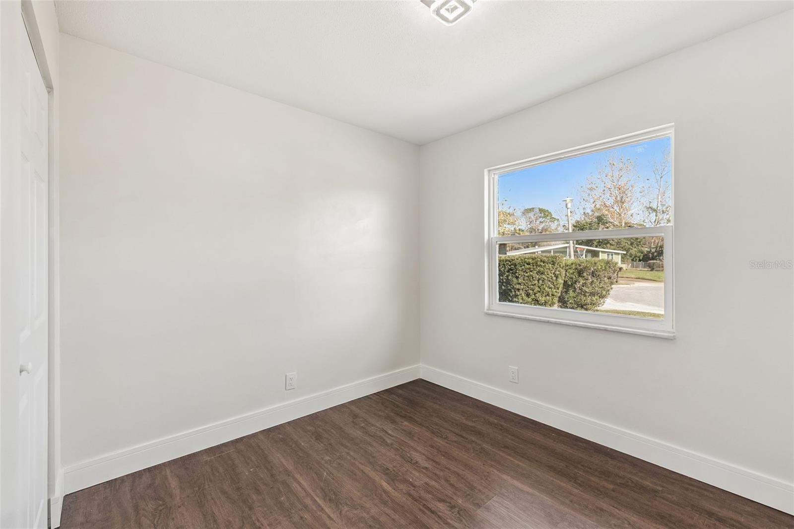 Image 14 of 33 For 1070 Libby Court