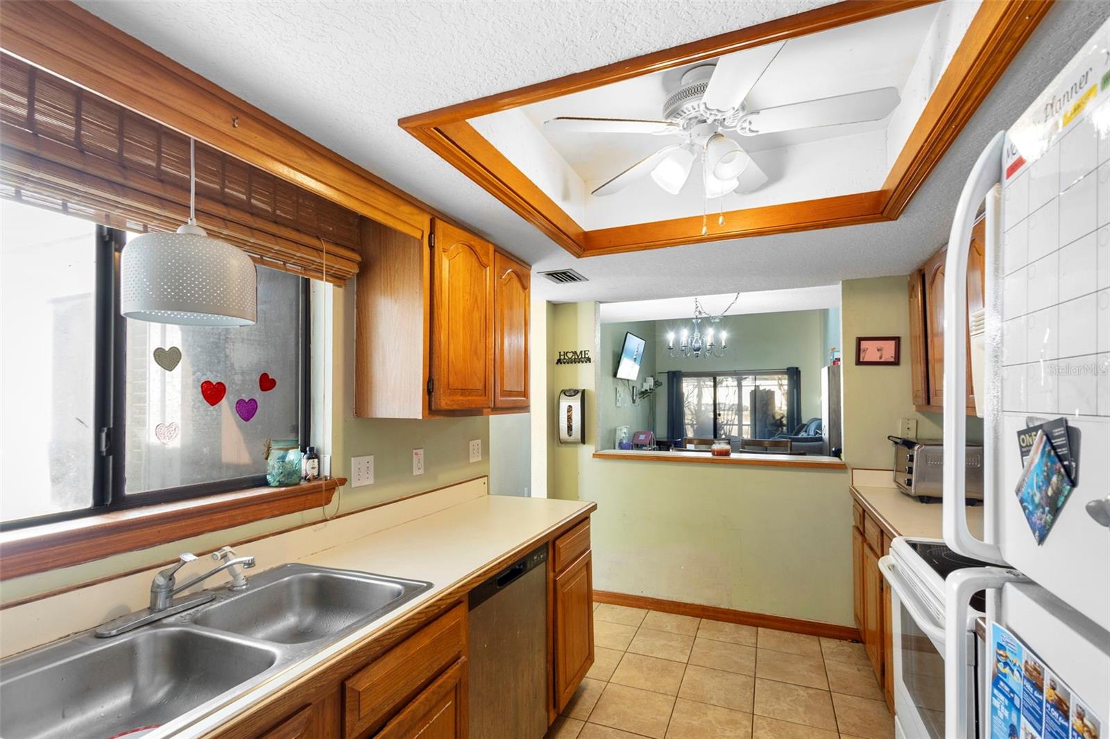 Image 10 of 44 For 347 W Castlewood Lane