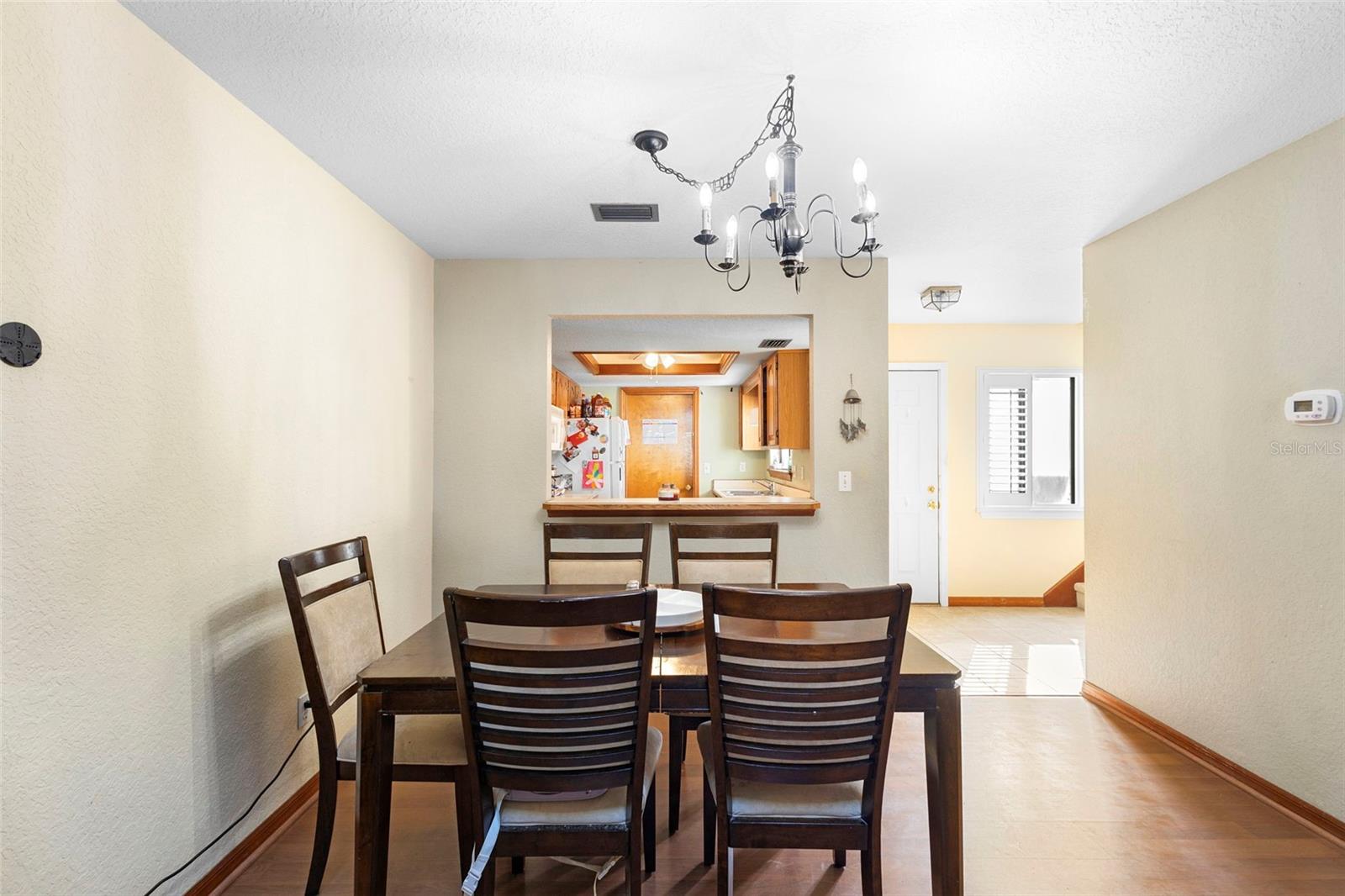 Image 12 of 44 For 347 W Castlewood Lane