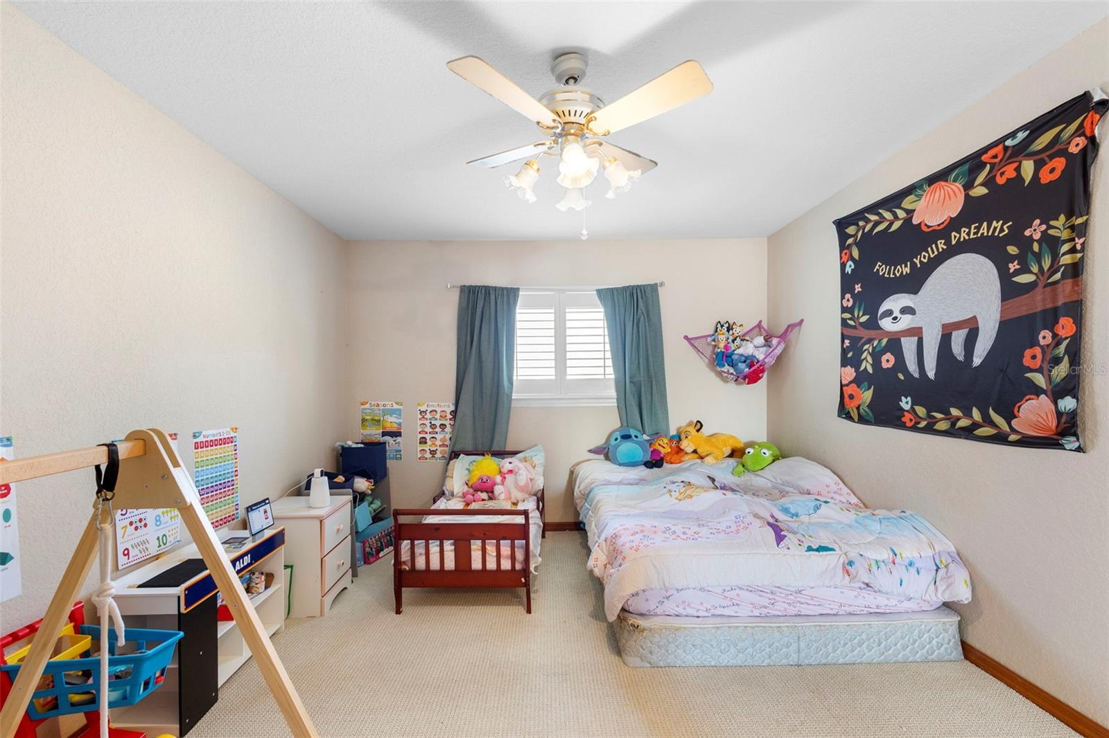 Image 28 of 44 For 347 W Castlewood Lane