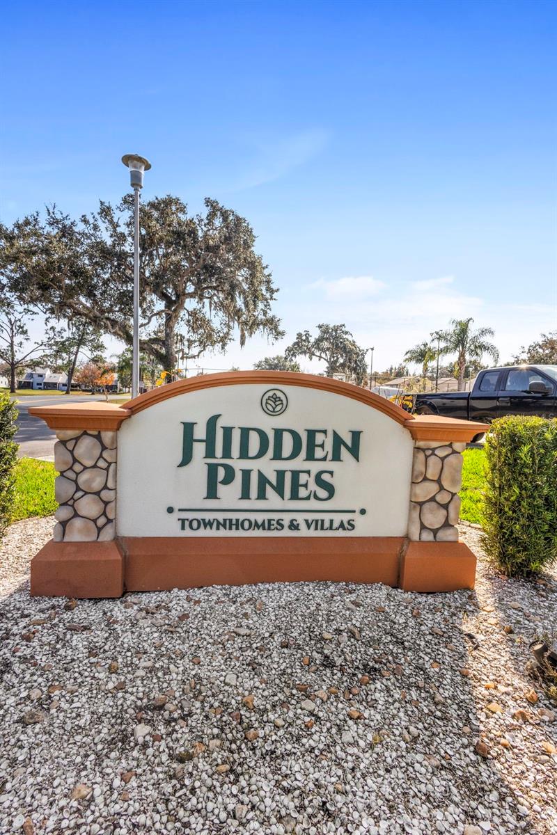 Image 4 of 44 For 347 W Castlewood Lane