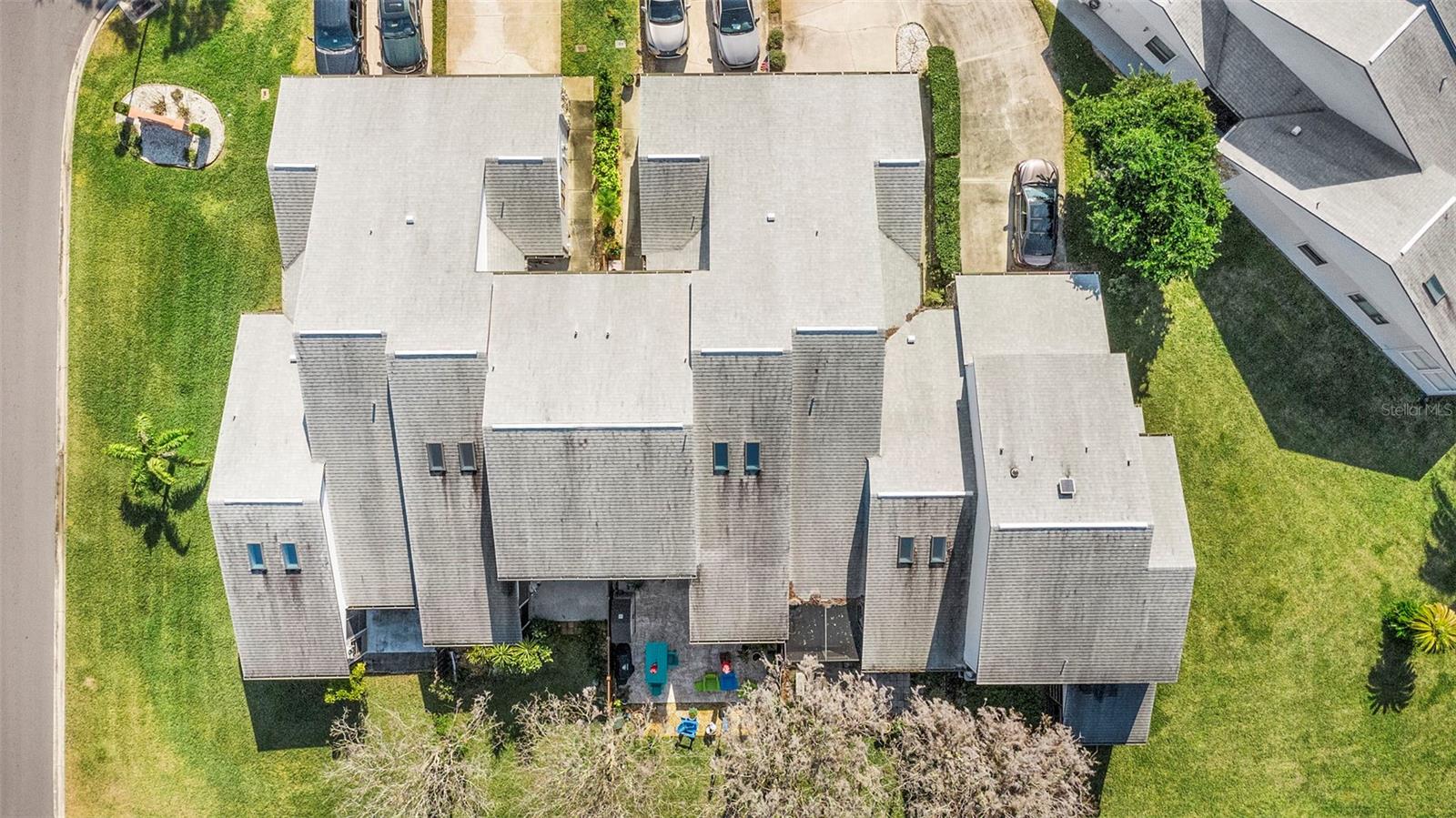 Image 42 of 44 For 347 W Castlewood Lane