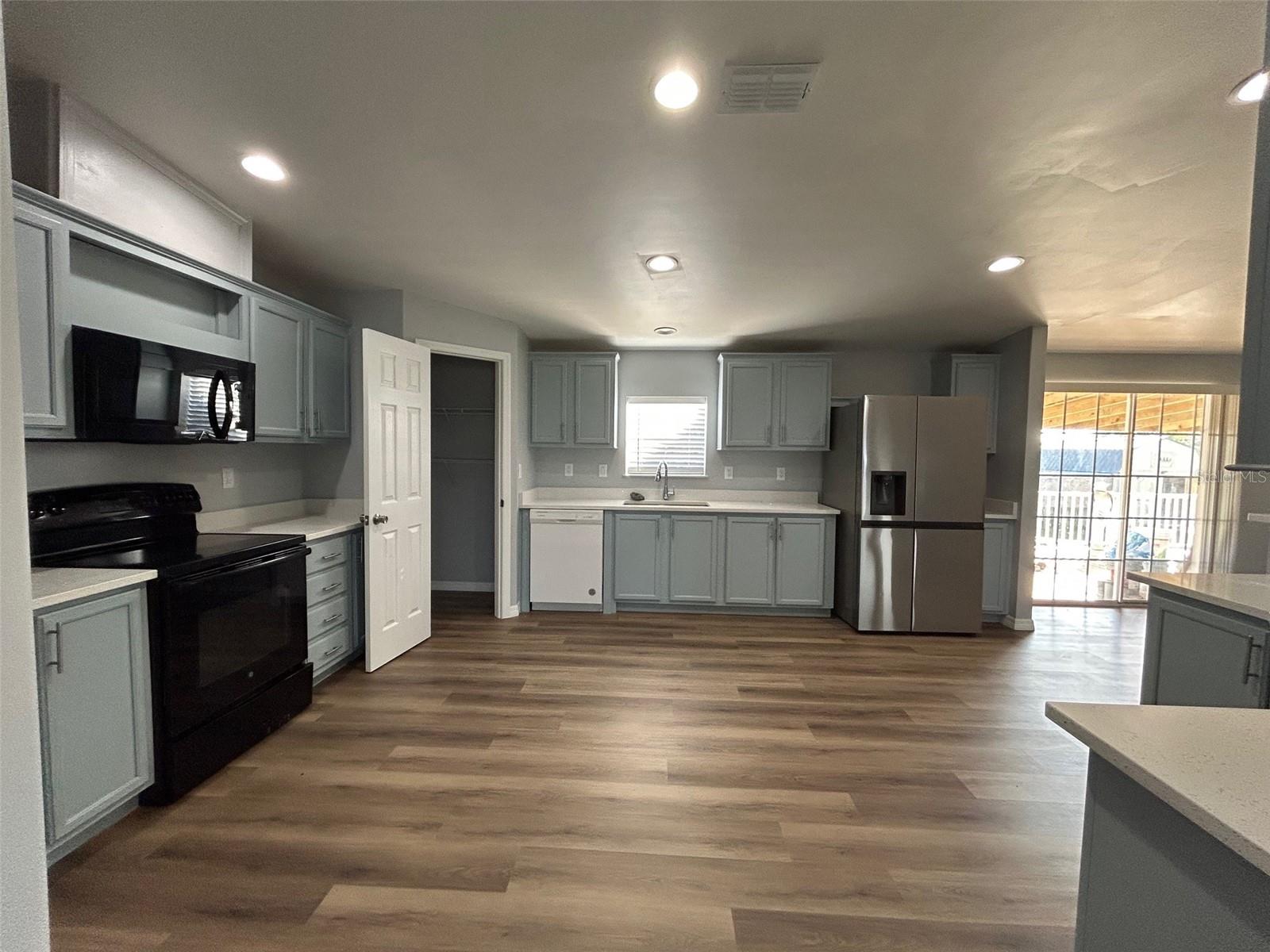 Image 5 of 37 For 20736 274th Street