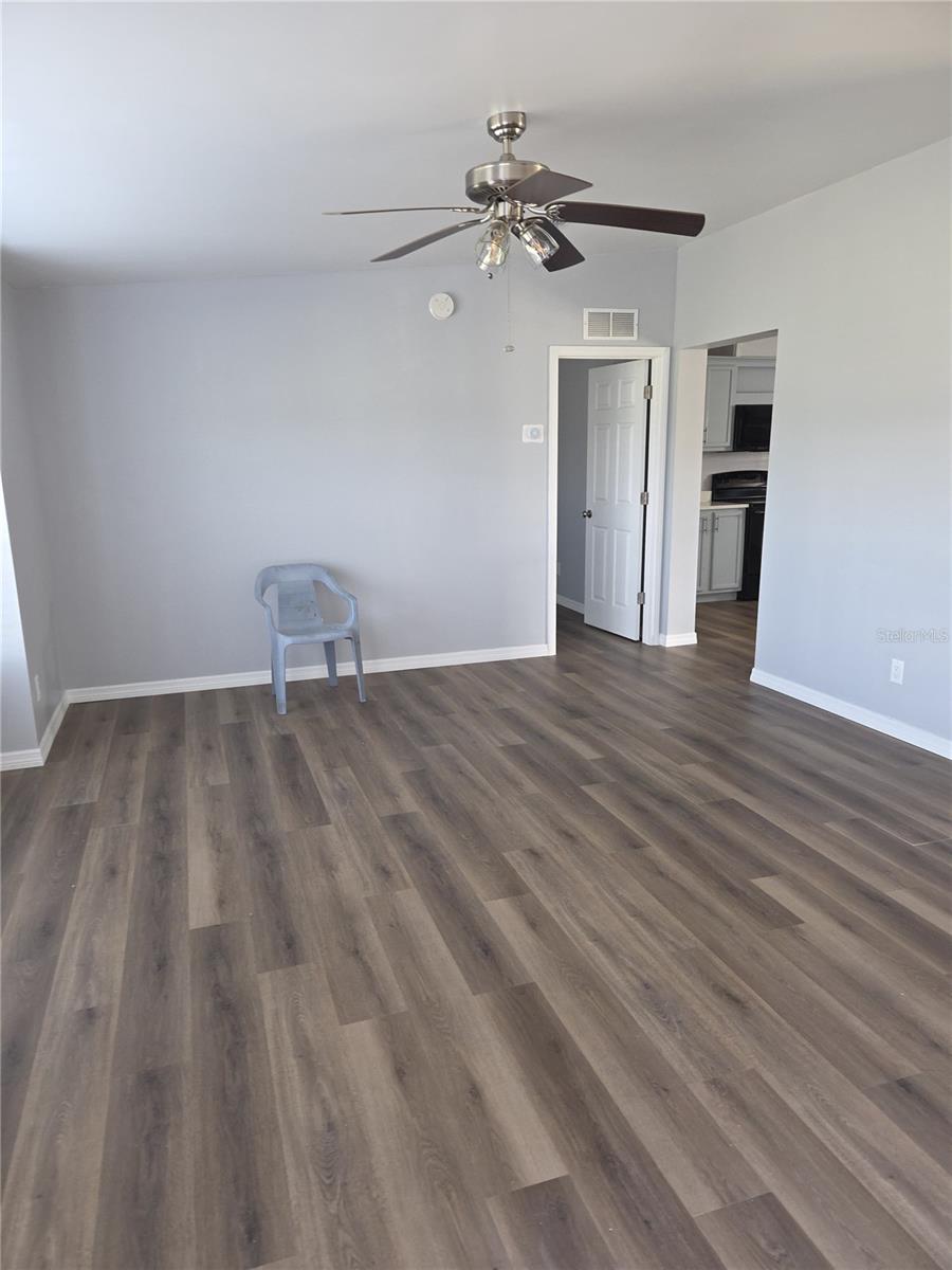 Image 9 of 37 For 20736 274th Street