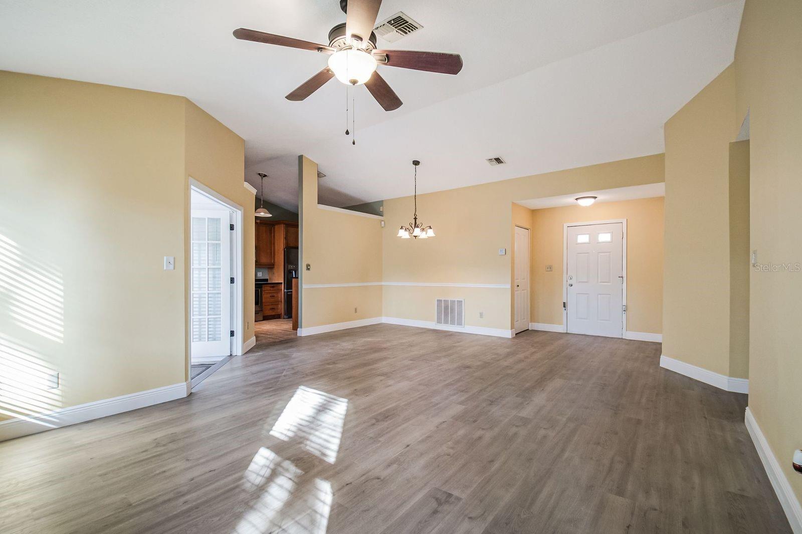 Image 11 of 23 For 1606 Prairie Lake Boulevard