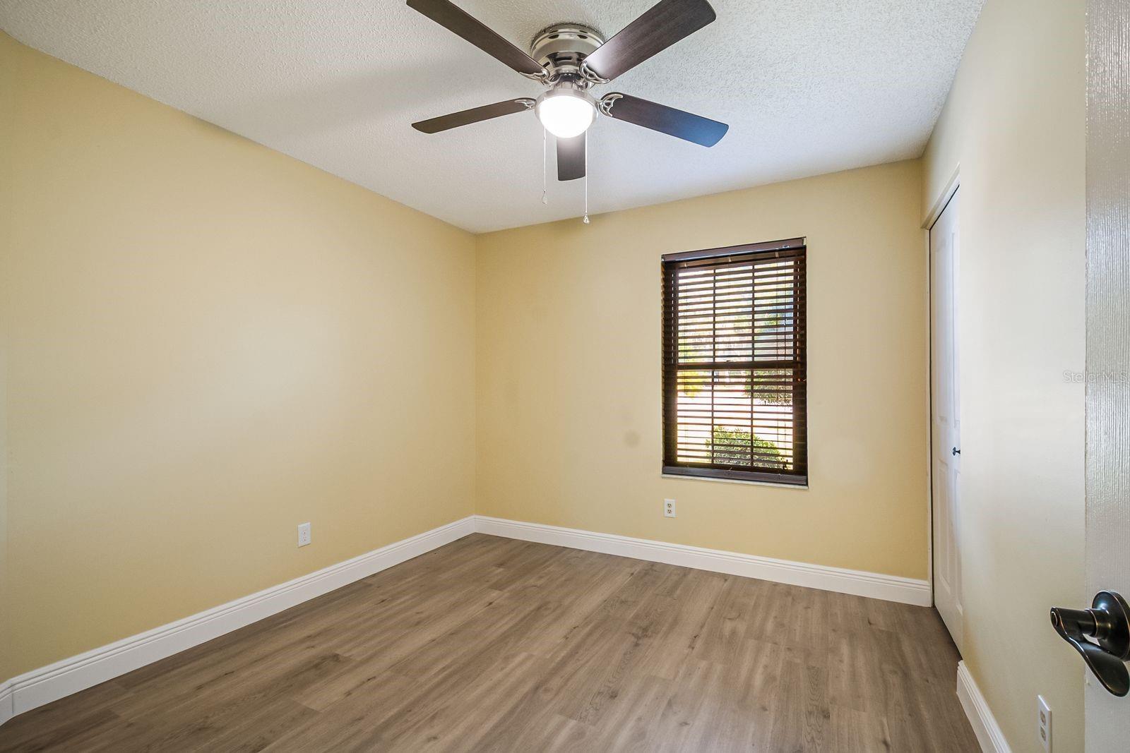 Image 14 of 23 For 1606 Prairie Lake Boulevard