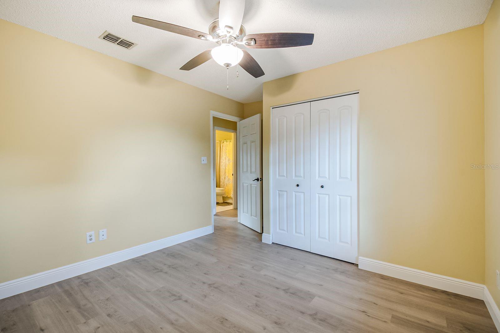 Image 16 of 23 For 1606 Prairie Lake Boulevard