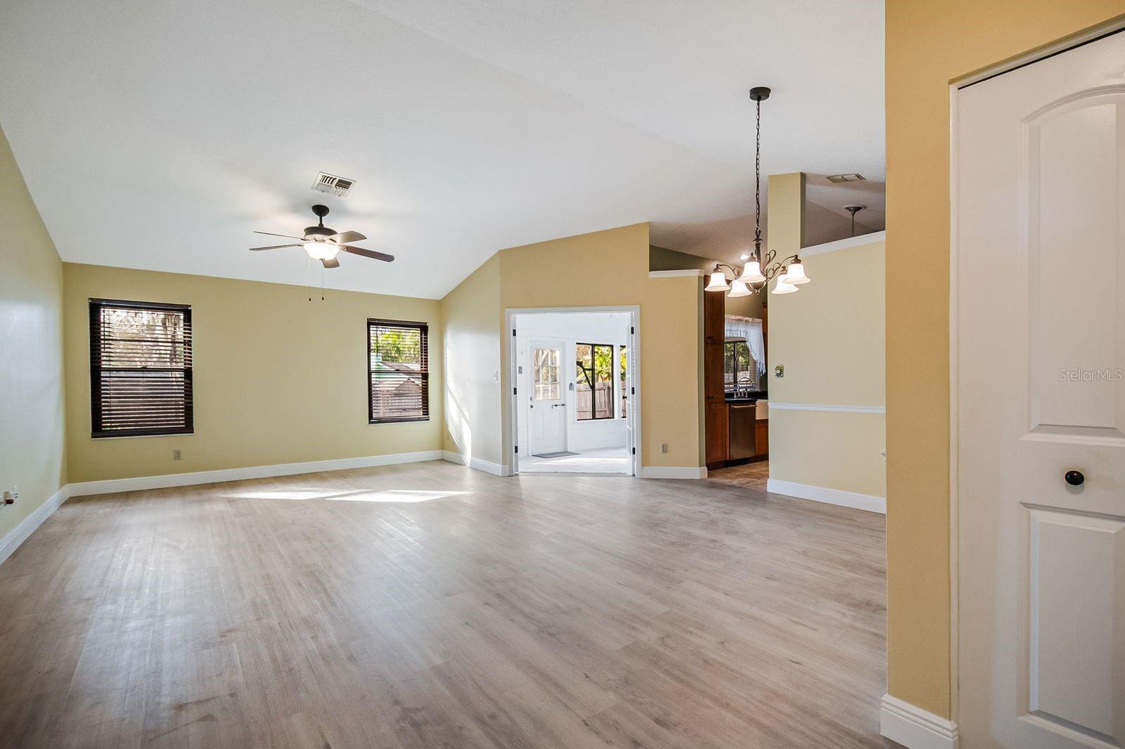 Image 5 of 23 For 1606 Prairie Lake Boulevard