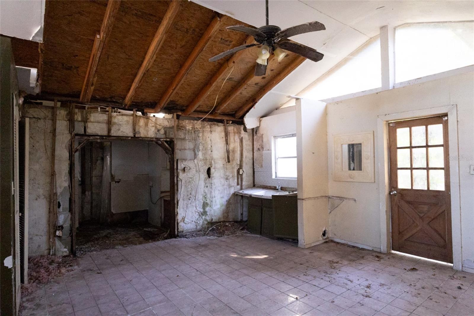 Image 18 of 38 For 4711 Rio Grande Avenue