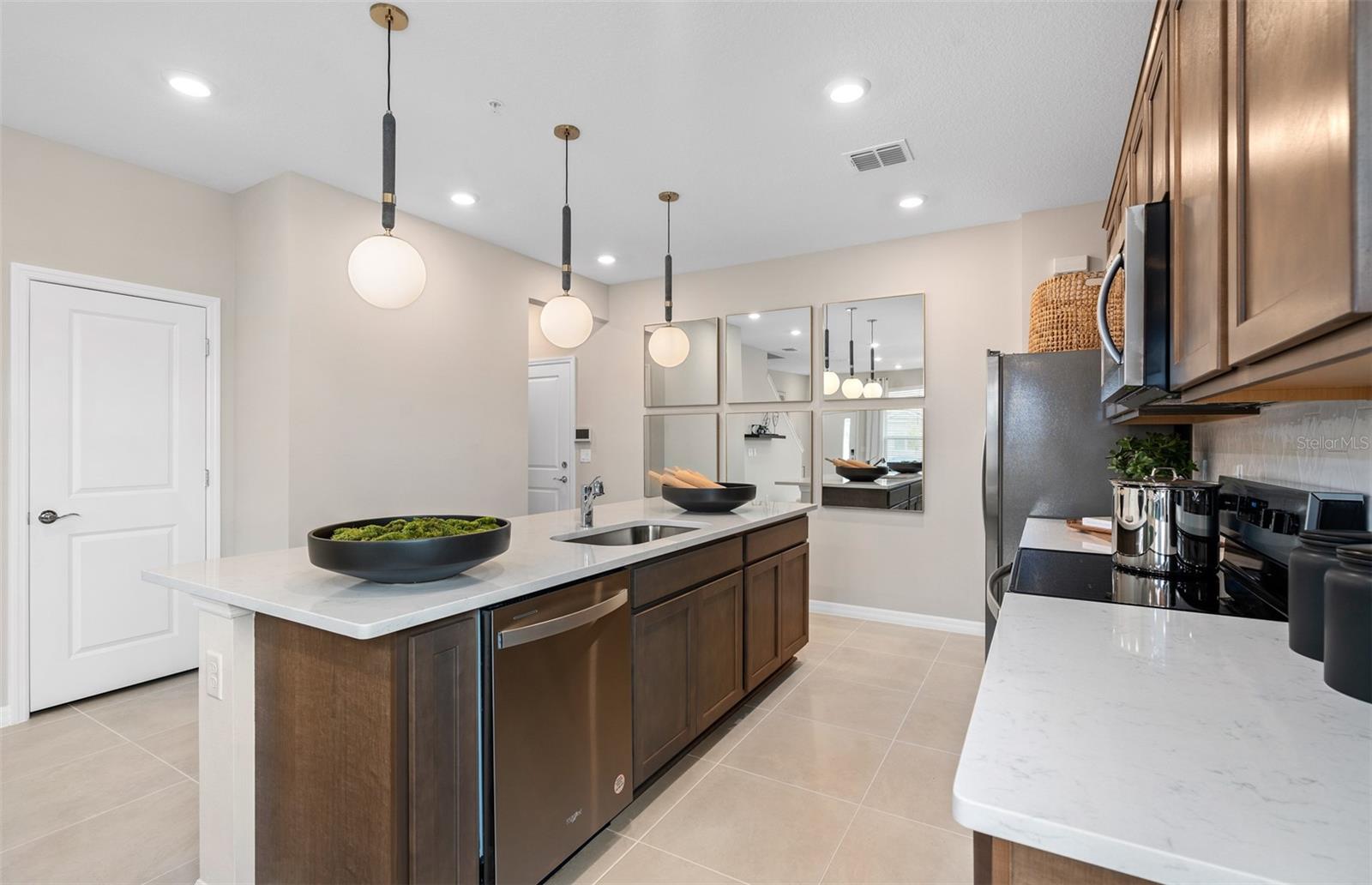 Image 11 of 26 For 11523 Harborview Street