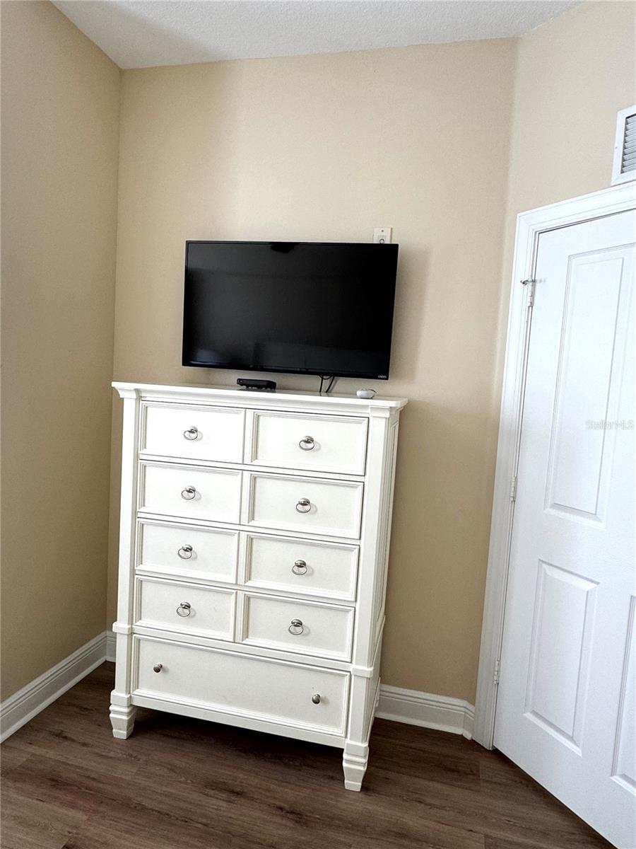 Image 16 of 20 For 7703 Heritage Crossing Way 202