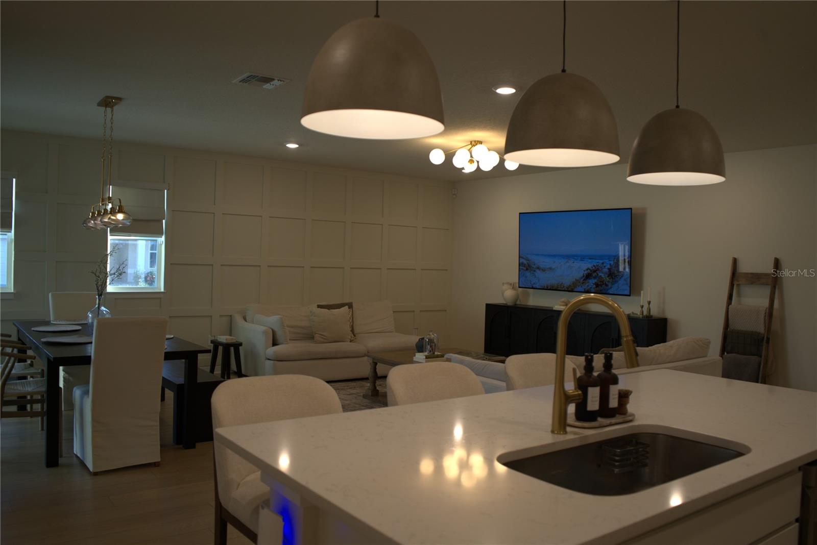 Image 13 of 47 For 4330 Meandering Bay