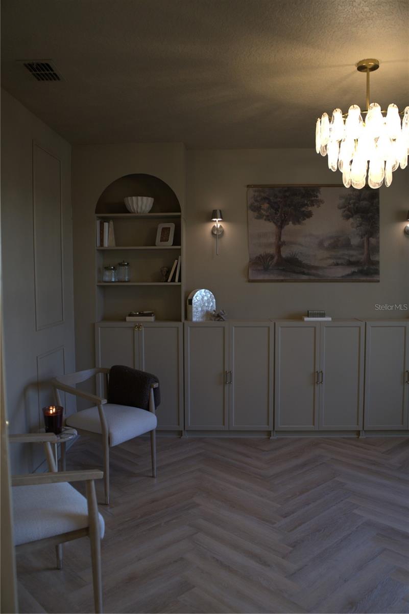 Image 17 of 47 For 4330 Meandering Bay