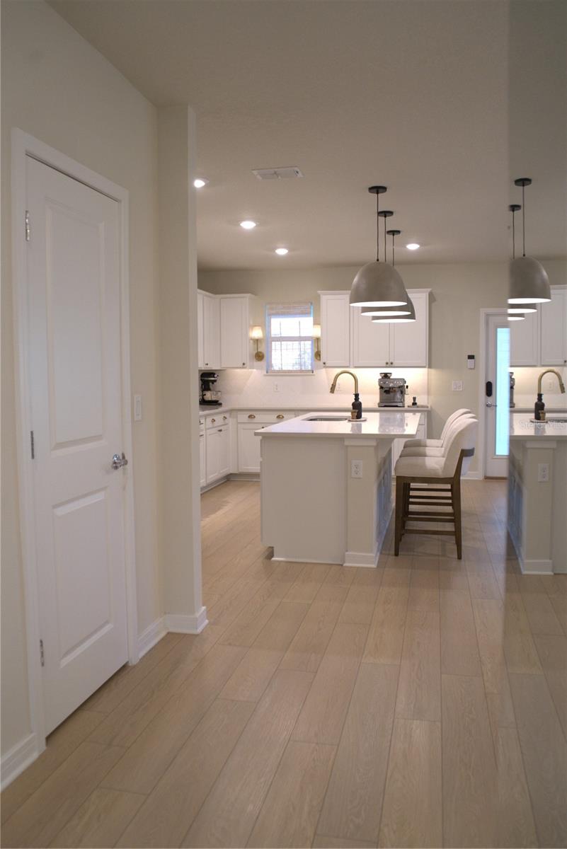 Image 21 of 47 For 4330 Meandering Bay