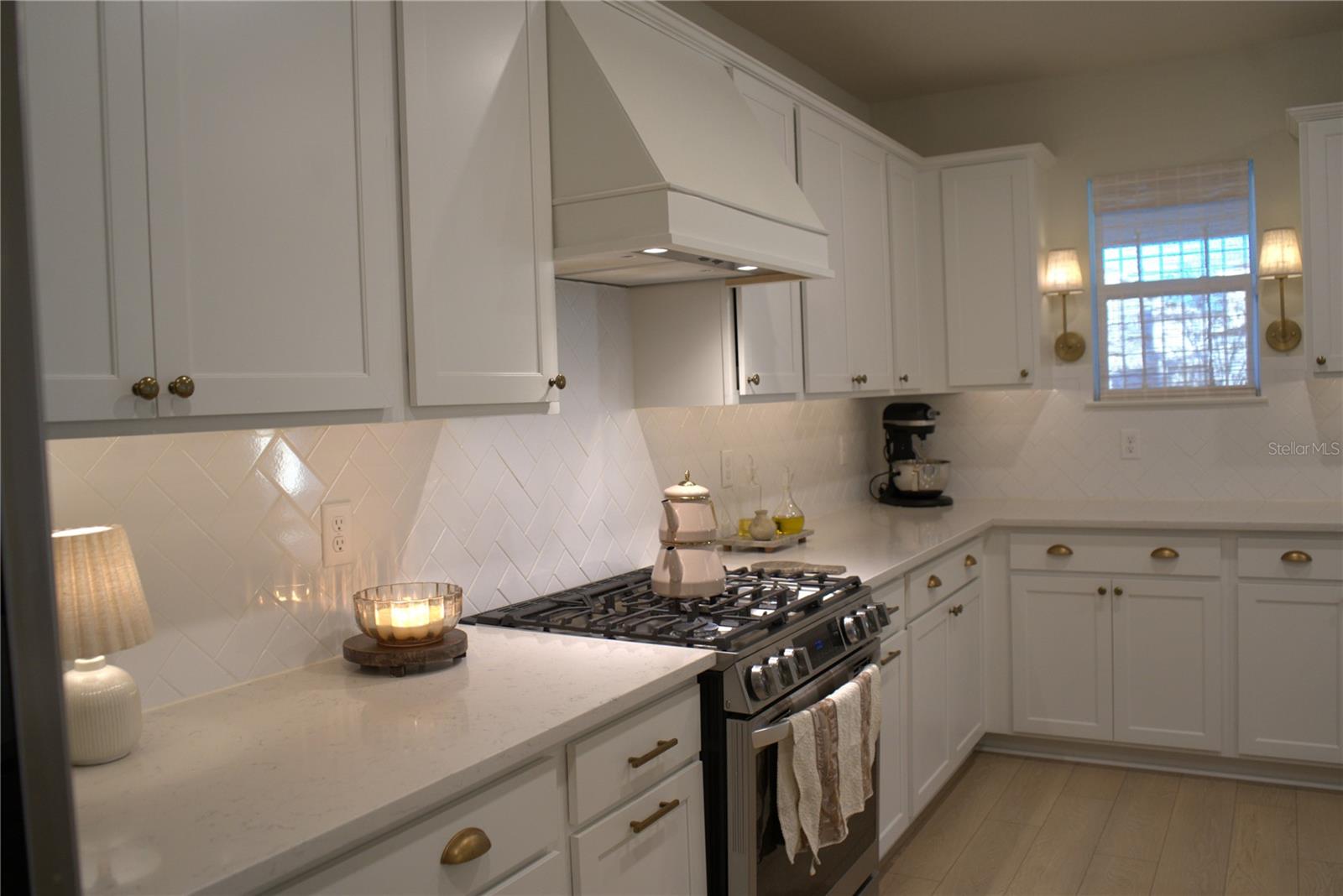 Image 23 of 47 For 4330 Meandering Bay