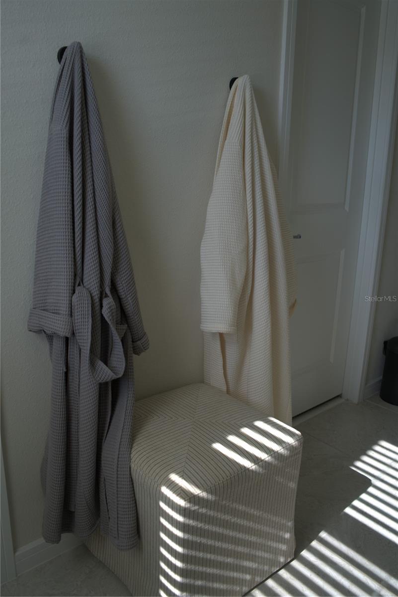 Image 32 of 47 For 4330 Meandering Bay