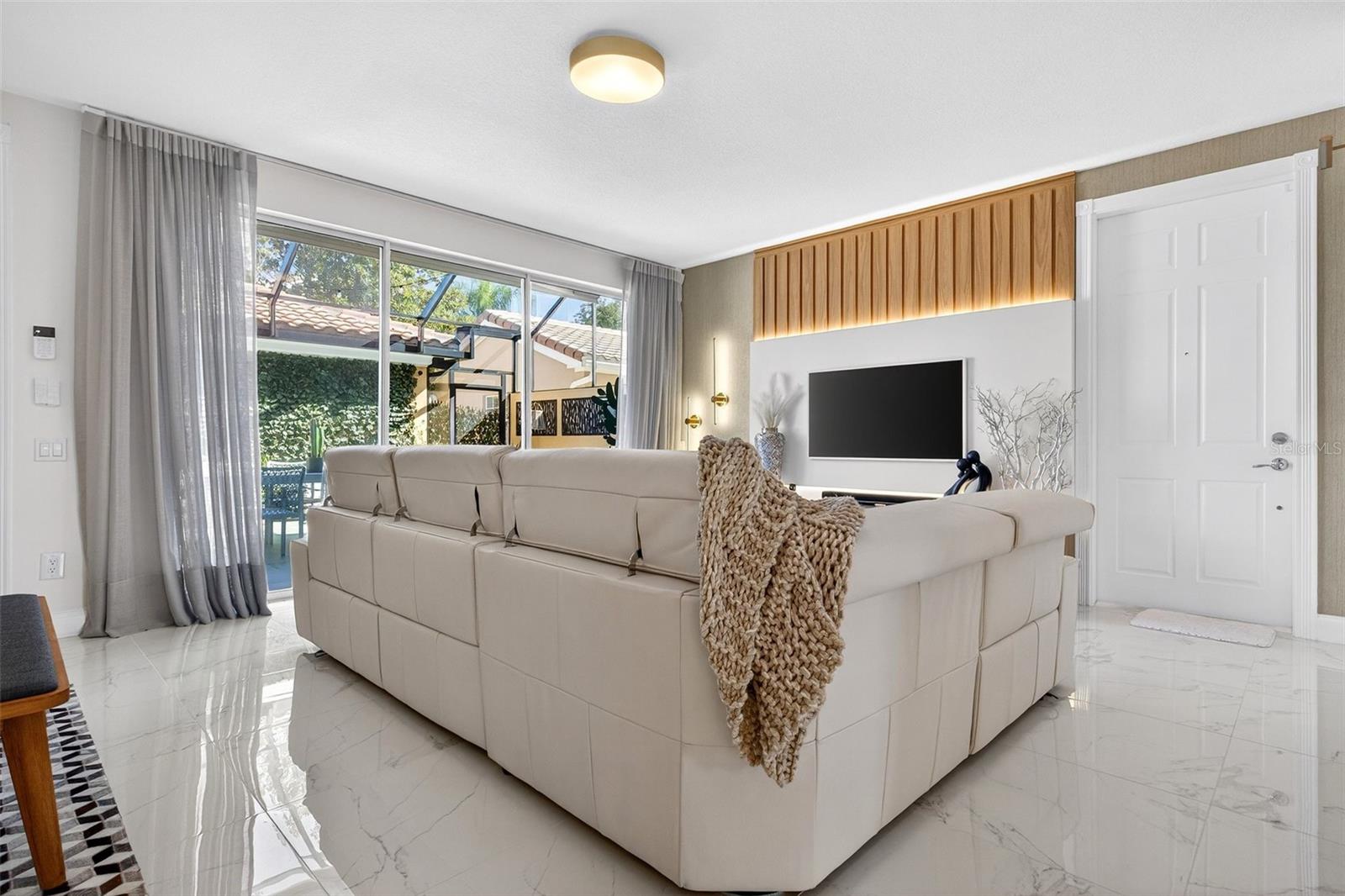 Image 29 of 74 For 11963 James Bay Drive