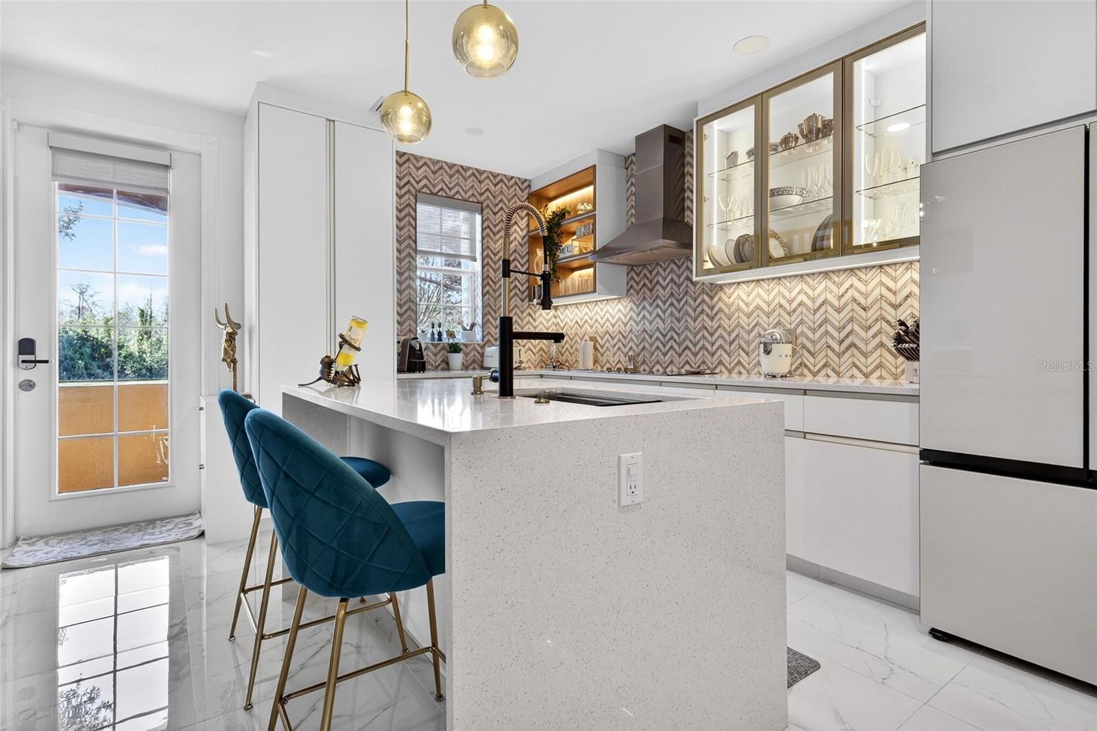 Image 4 of 74 For 11963 James Bay Drive