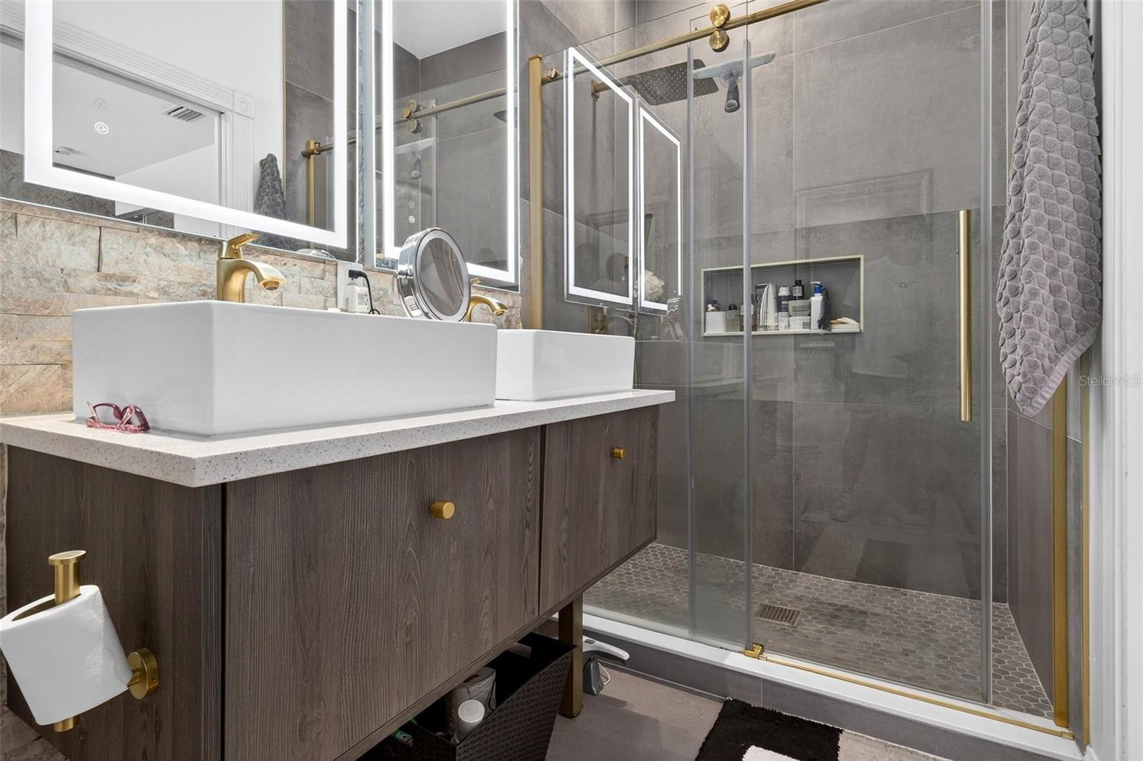 Image 57 of 74 For 11963 James Bay Drive