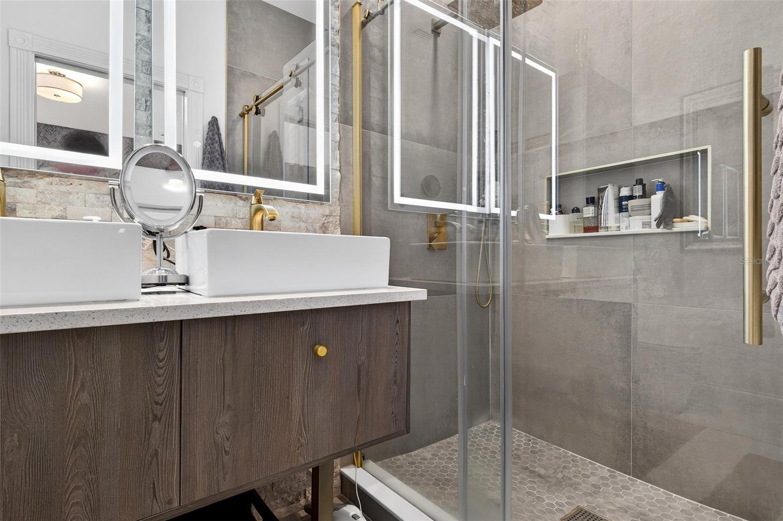 Image 59 of 74 For 11963 James Bay Drive