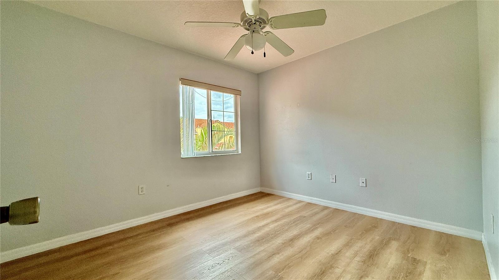 Image 16 of 30 For 5300 Paradise Cay Circle