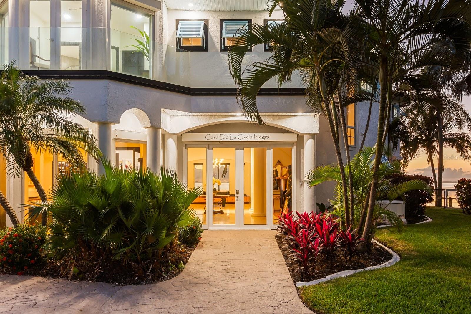 Image 10 of 74 For 2 River Falls Dr