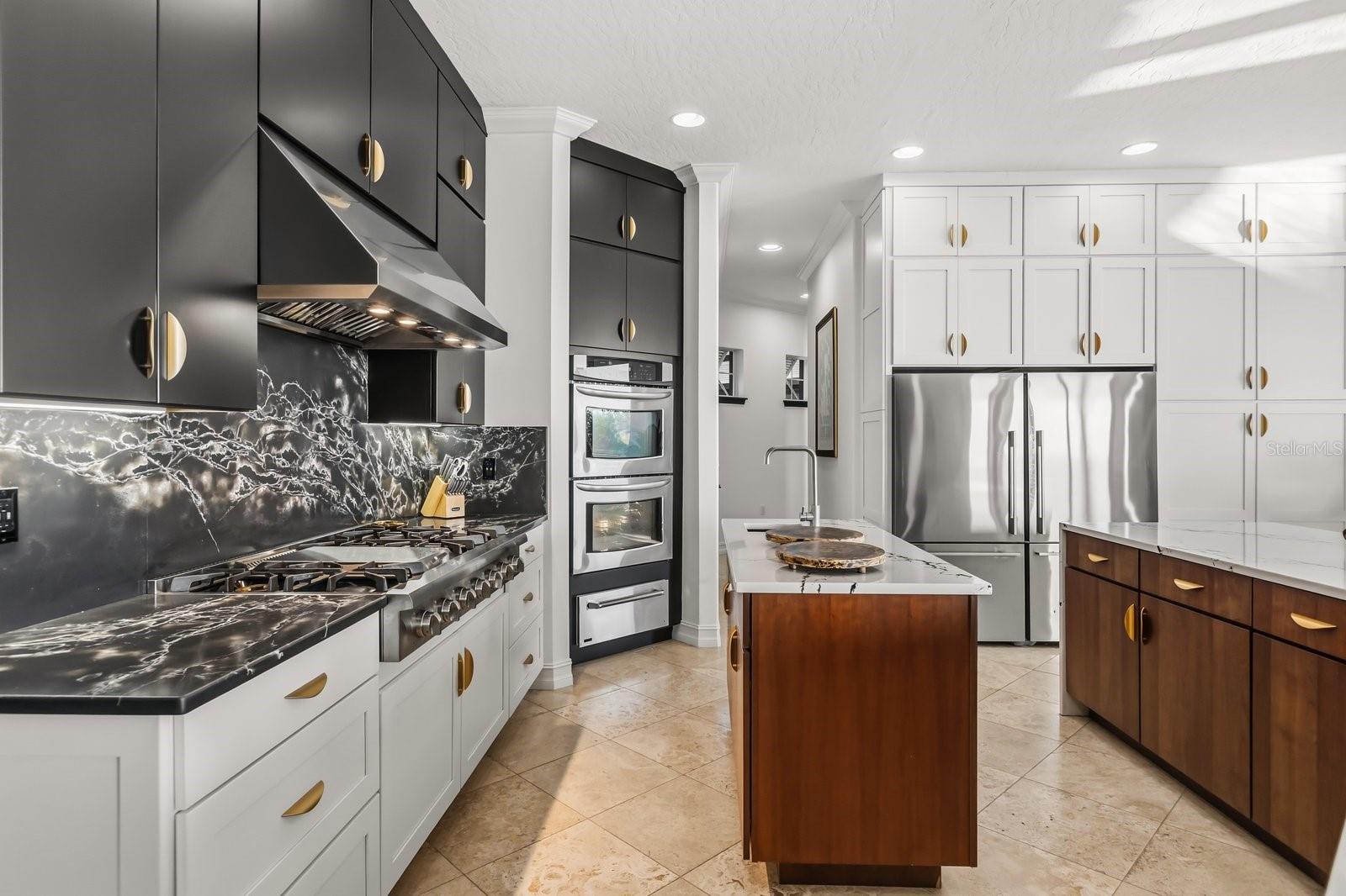 Image 16 of 74 For 2 River Falls Dr