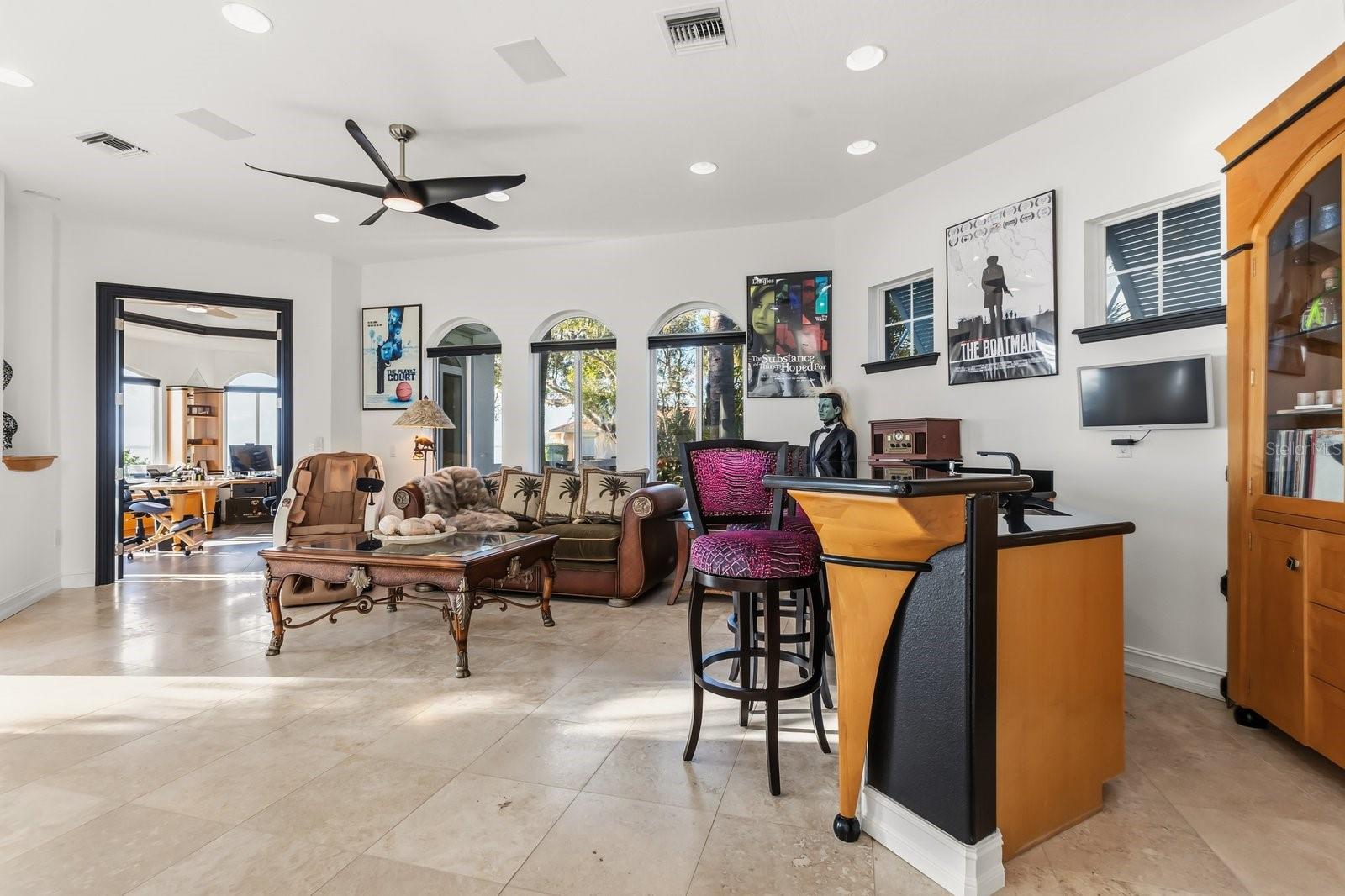 Image 25 of 74 For 2 River Falls Dr