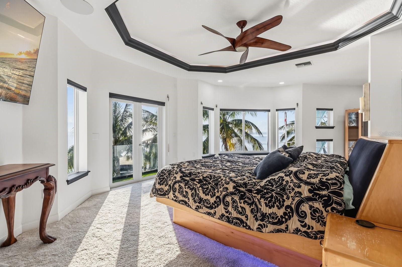 Image 32 of 74 For 2 River Falls Dr