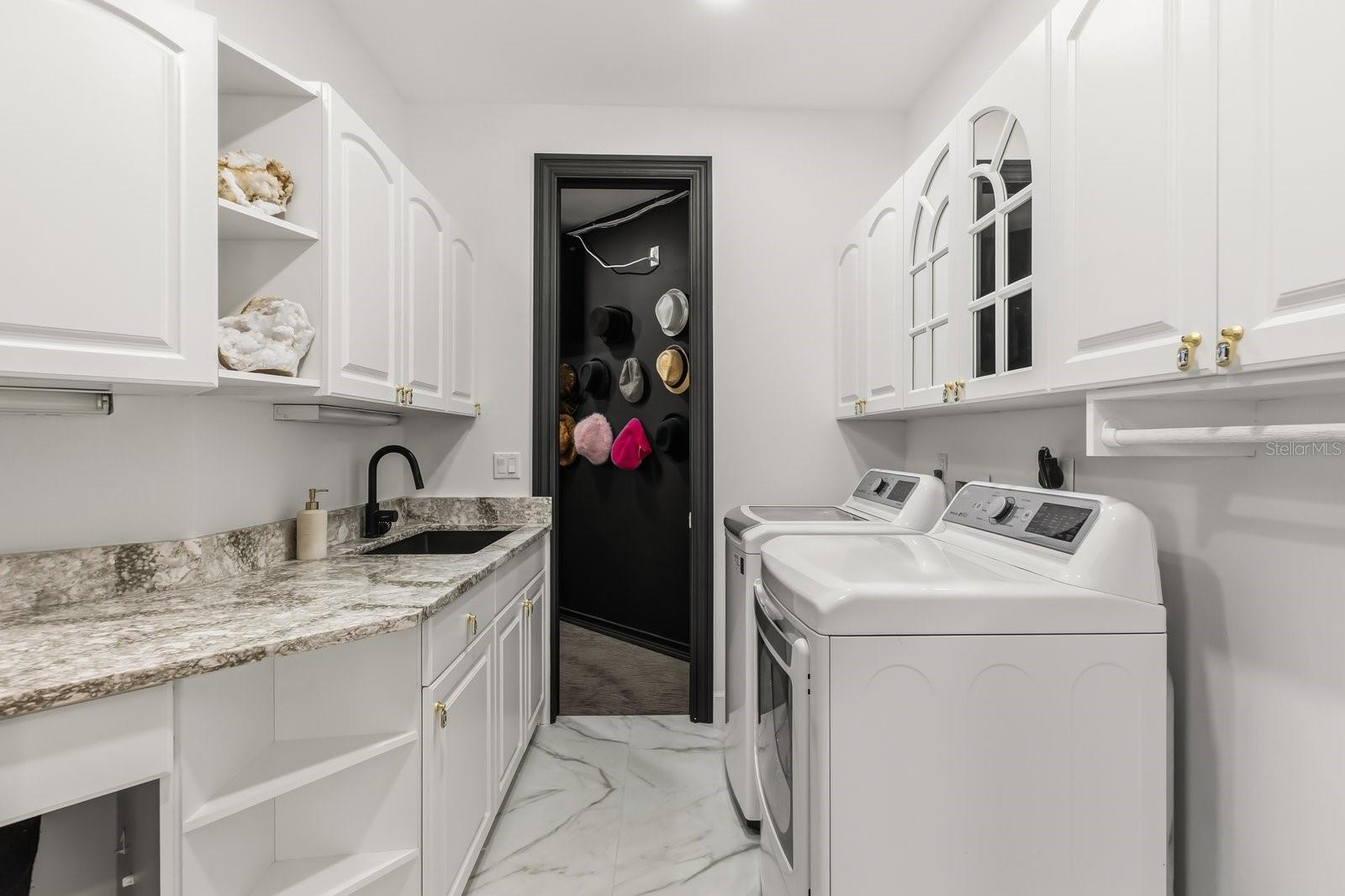 Image 43 of 74 For 2 River Falls Dr