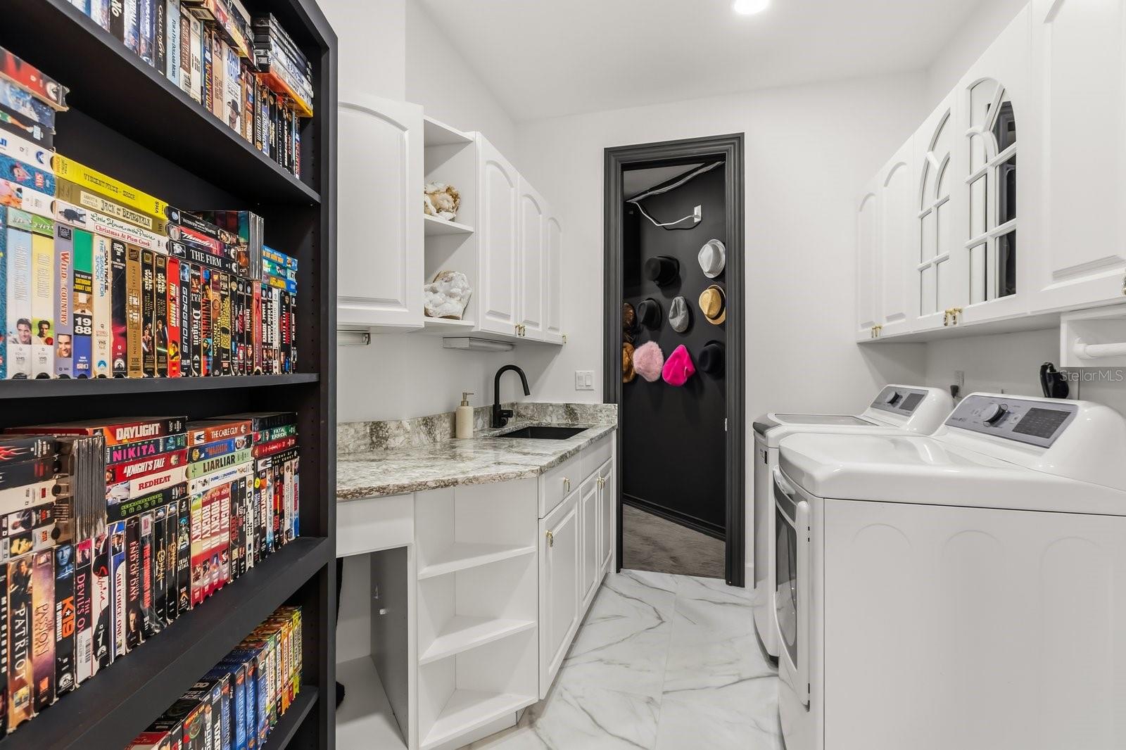 Image 44 of 74 For 2 River Falls Dr